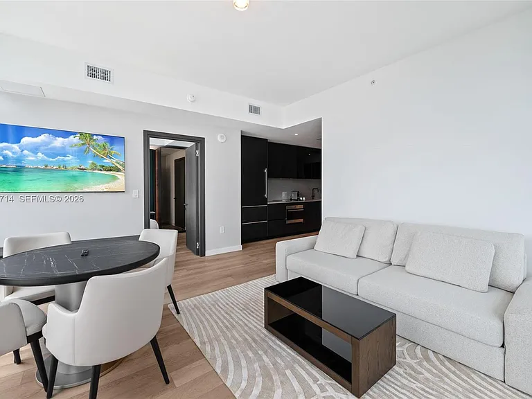 20 NE 11th St #2410 — Photo 32