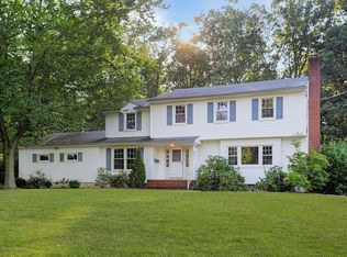 31 Hampton Dr, Freehold, NJ 07728