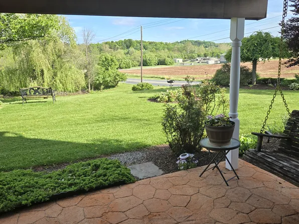 1 Rosemont Dr, Denver, PA