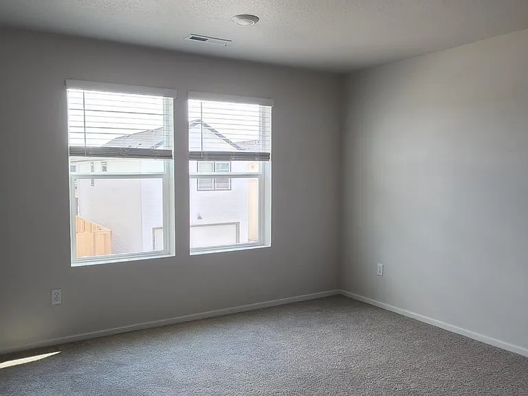 2215 Livesay Ln — Photo 25