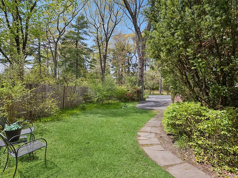 208A Wheatley Rd — Photo 5