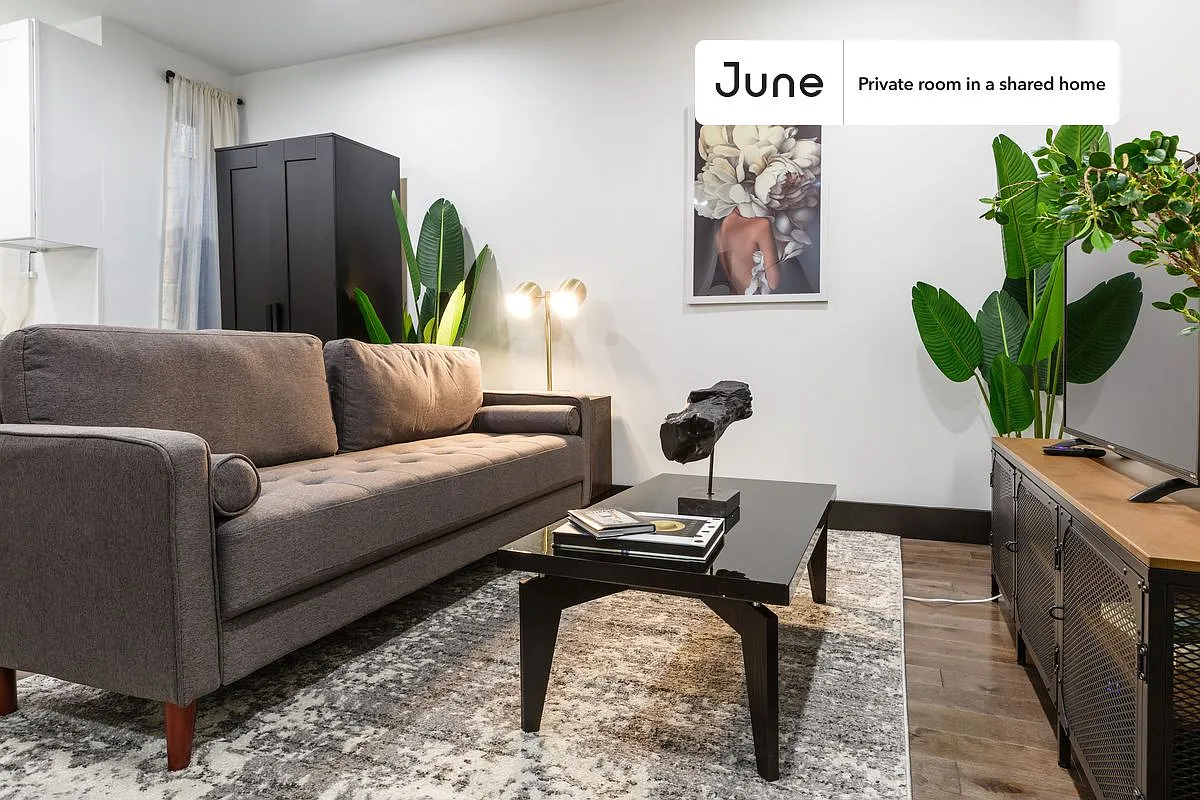 Full bedroom in 3 bed/1 bath home in Upper West Side #286 A — Photo 4
