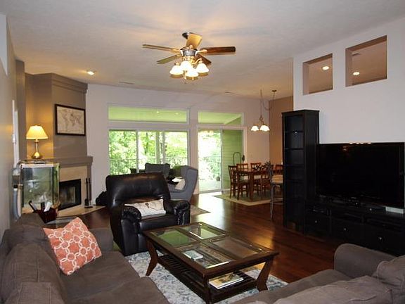 3rd image of 7446 Hidden Creek Ct
