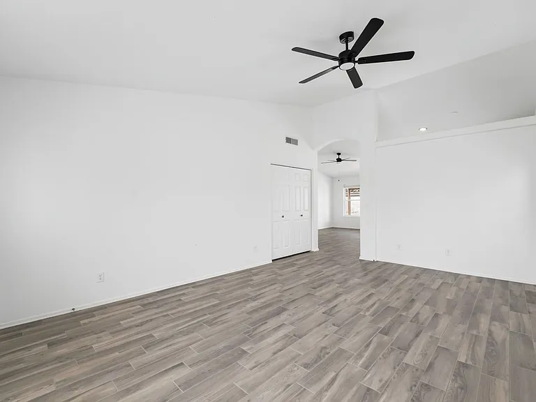 7842 W Boca Raton Rd — Photo 8