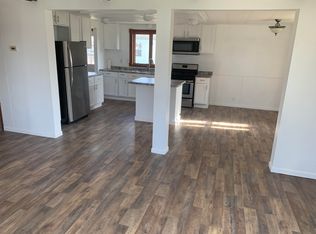 107 S Eastown Mnr, Elkhorn, WI 53121
