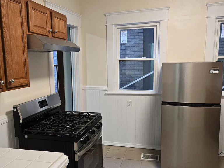 918 Walnut St #1 — Photo 7