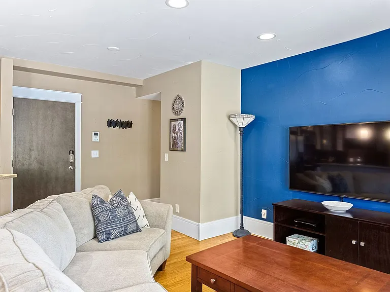 740 N Sherman St #208 — Photo 9