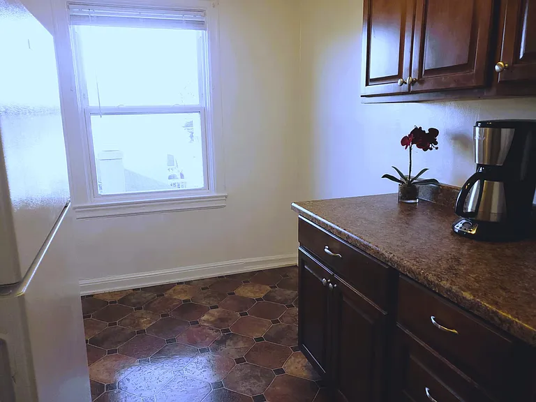 365 Hanover Ave #304 — Photo 7