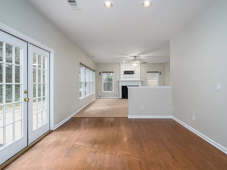 174 Ennisbrook Dr SE — Photo 10