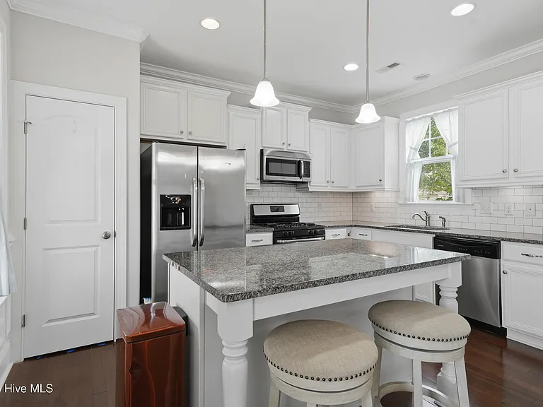 3702 Cinnamon Fern Dr — Photo 13