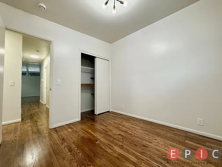 4608 S Russell St — Photo 2