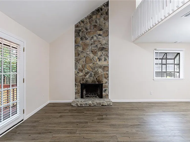 1248 Falling Water Dr SE — Photo 12