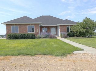 10450 14th Ave, Kearney, NE 68845