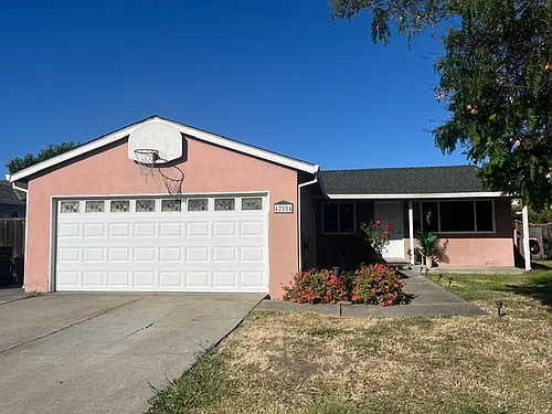 42854 Parkwood St Photo 1