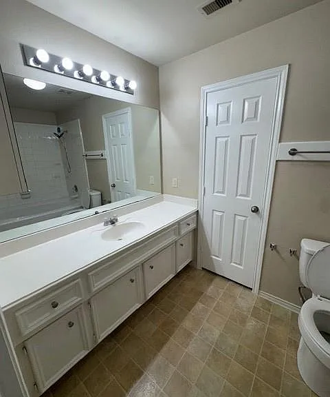 6815 Independence Blvd — Photo 18