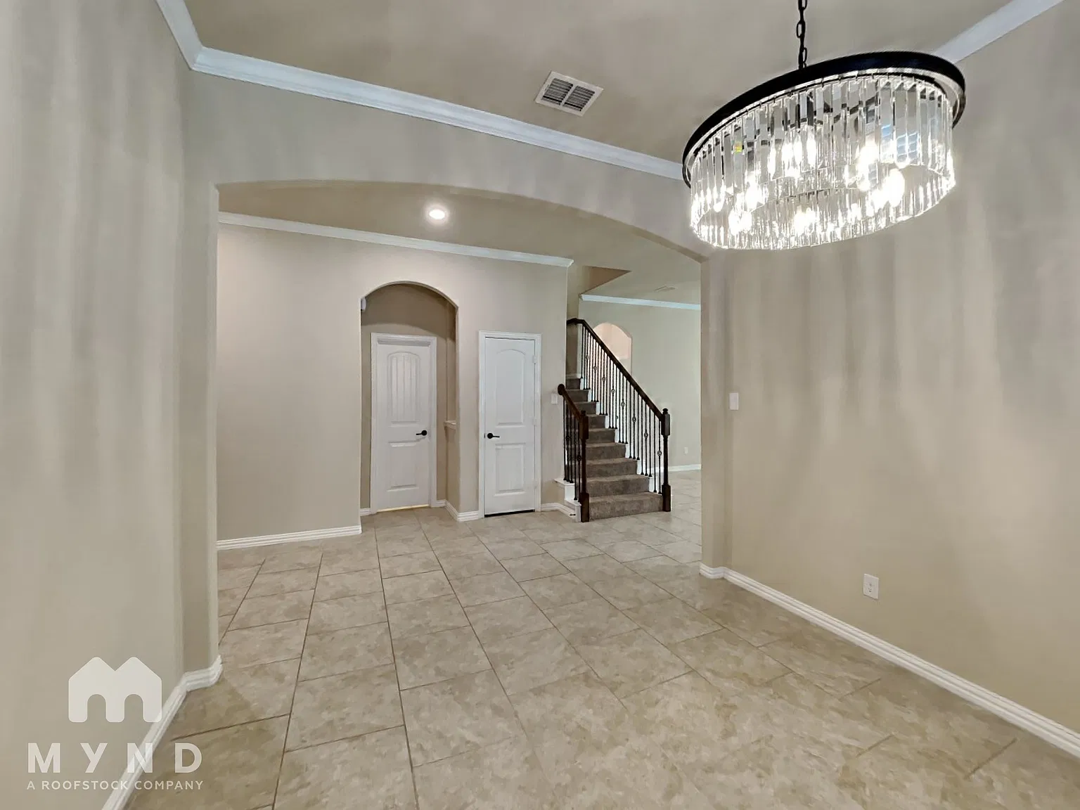 4 bed, 4.0 bath, 2425 sqft, $2,595 — Photo 4