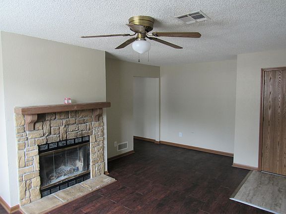 4th image of 8707 NW 82nd Ter #D