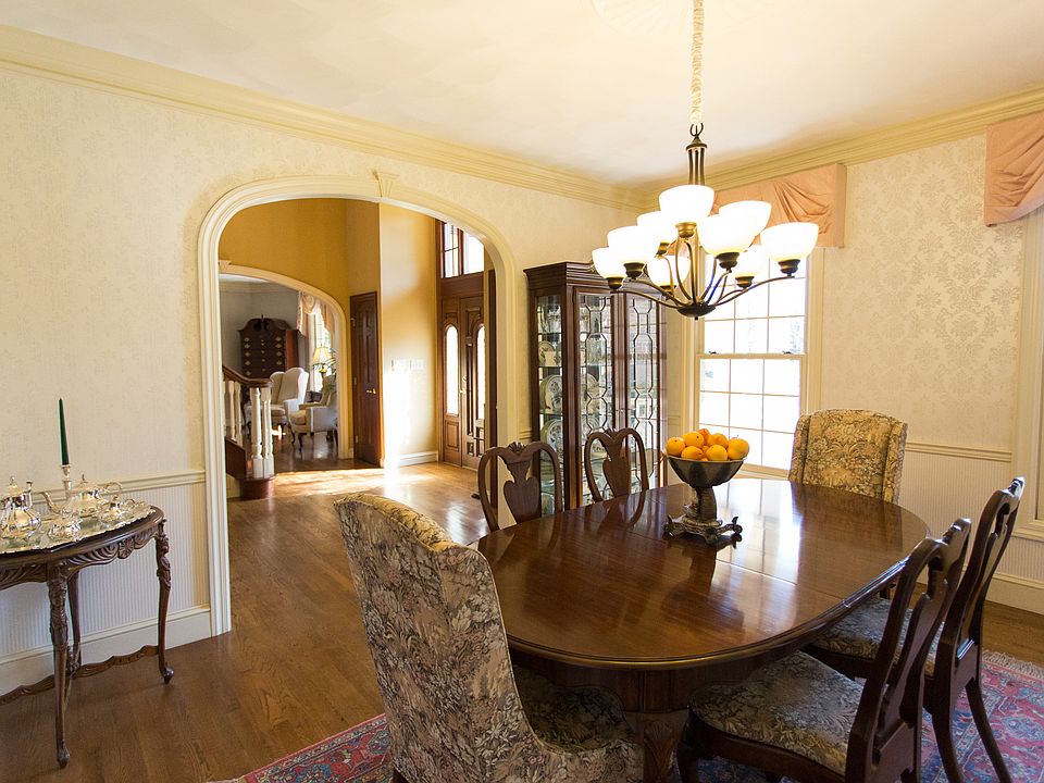 1st image of 605 Towncrest Dr