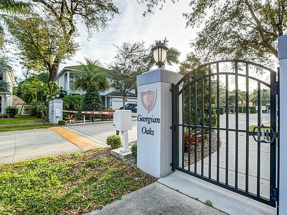 4th image of 2200 SW 16th Ter