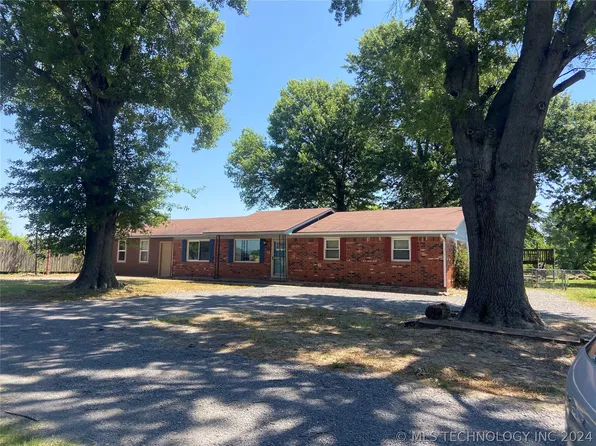 1694 S Willey St, Fort Gibson, OK 74434