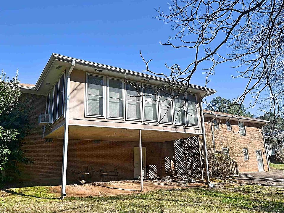 2nd image of 1857 Poplar St SE
