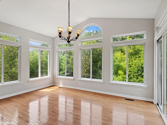5th image of 2050 Burr Oak Ct
