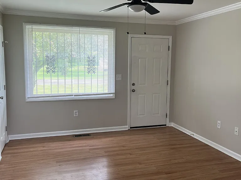 3311 W Hamilton Ave — Photo 4