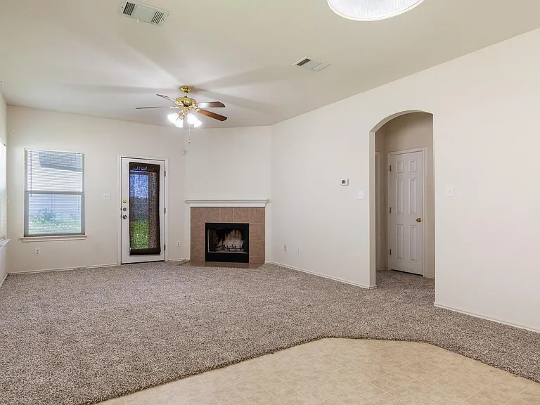 600 Wiley St — Photo 9