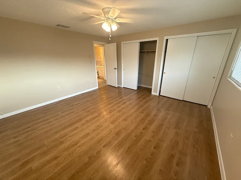 41 S Monroe St — Photo 16