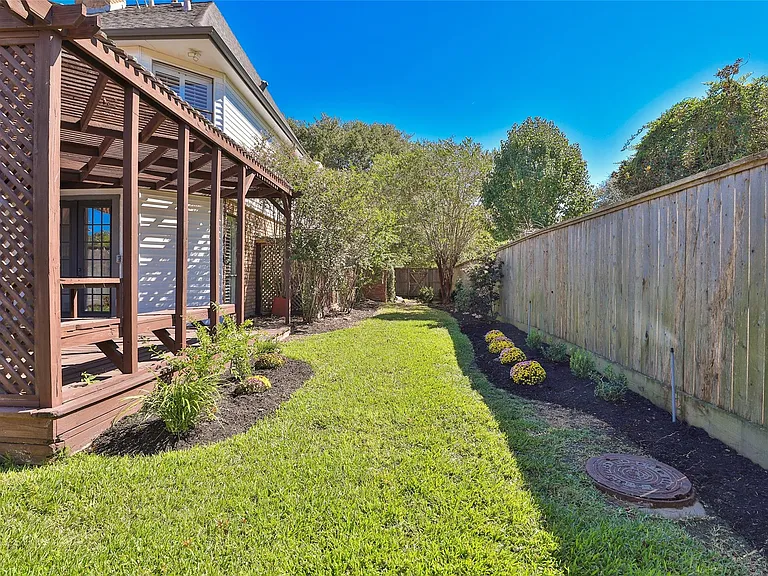 1818 Brookchester Dr — Photo 46