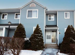 9 Stoneheights Dr #9, Waterford, CT 06385