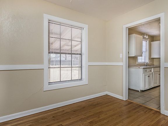 5th image of 108 N Palo Duro St