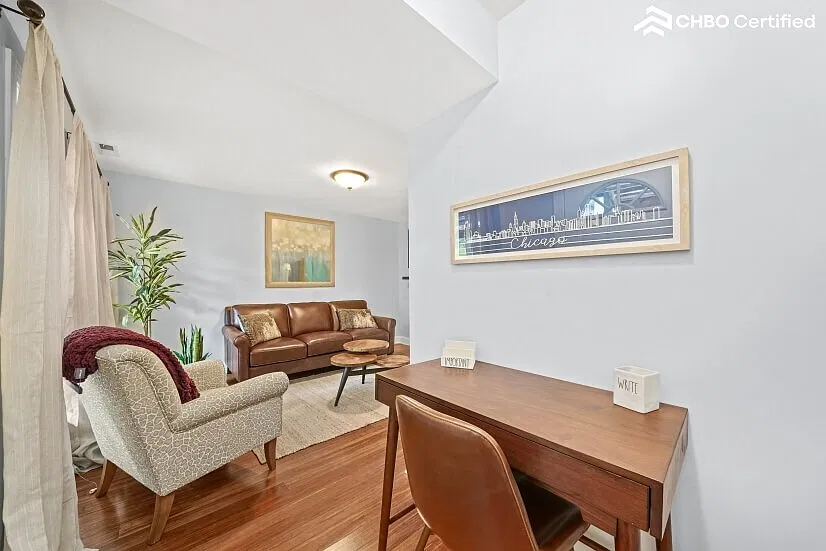 Furnished Garden Apartment with Parking — Photo 4