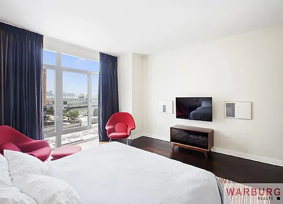 Sold by Warburg | media 2