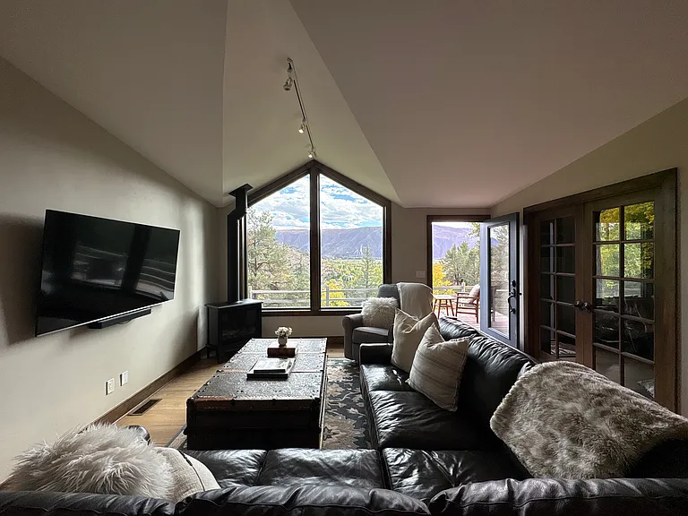 641 Pinon Dr — Photo 4