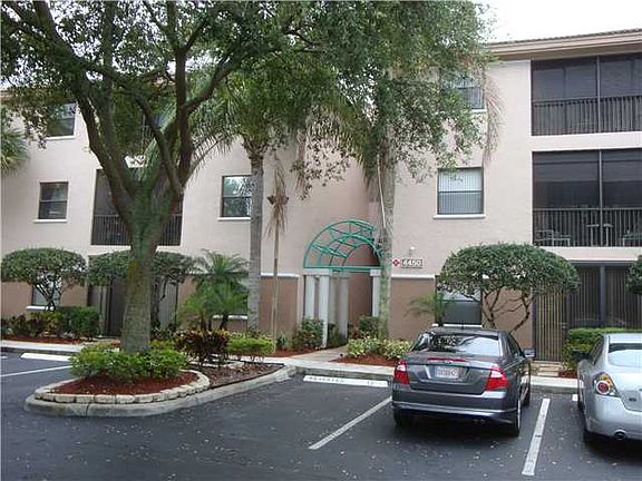 2nd image of 4450 NW 30th St APT 315
