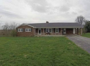 353 Peytona Beach Rd, Waddy, KY 40076
