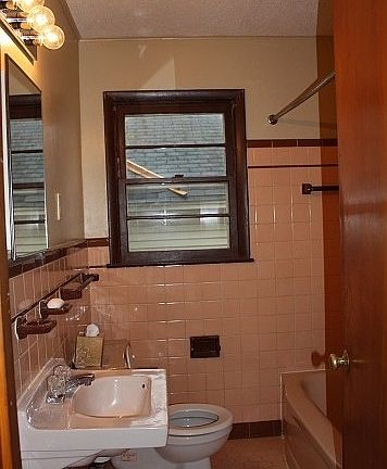 3rd image of 1212 Dyer Pl