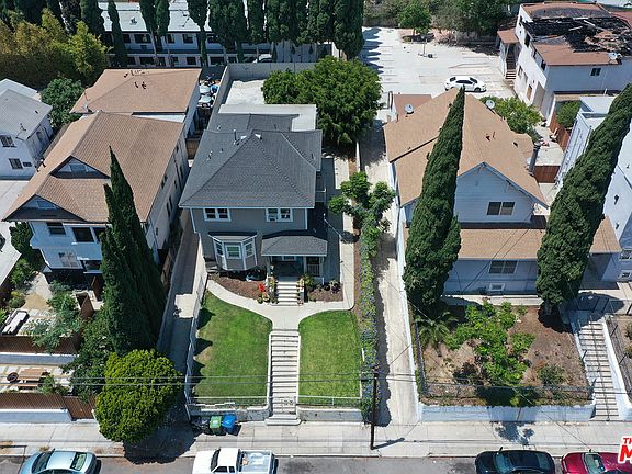 3rd image of 1021 N Bonnie Brae St