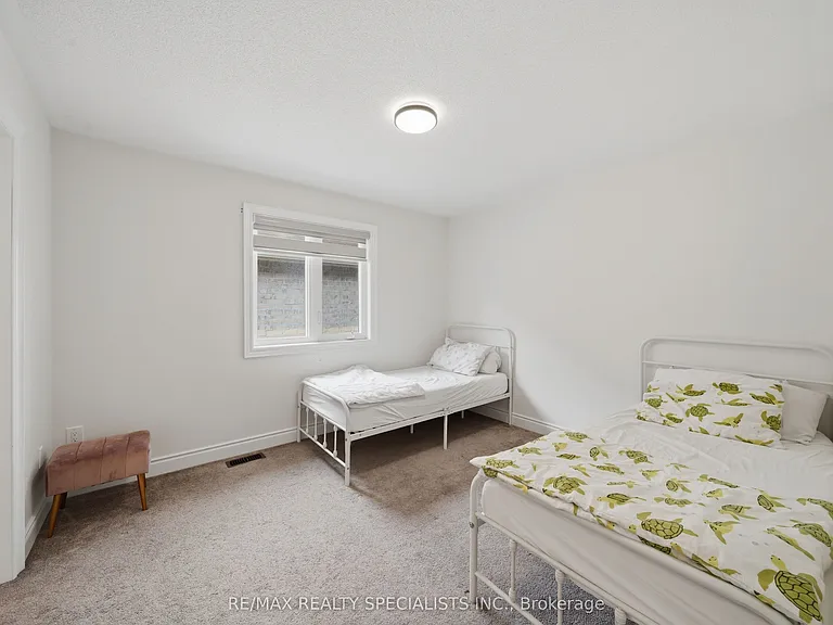120 Milby Cres — Photo 18