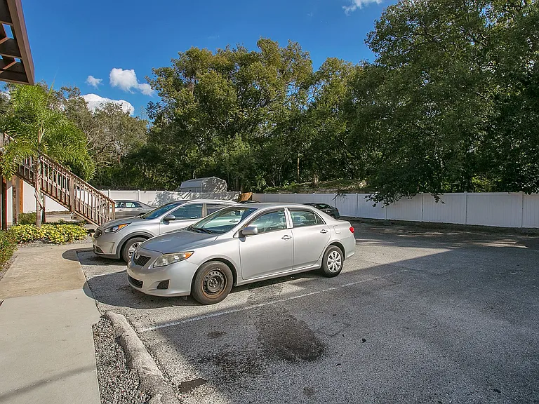 809 Weldona Ln — Photo 6