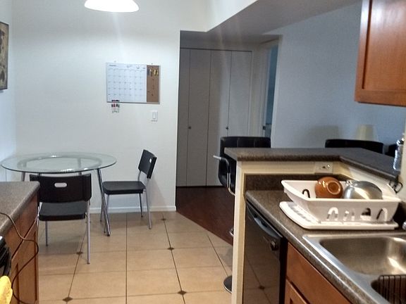 4th image of 1385 W University Ave