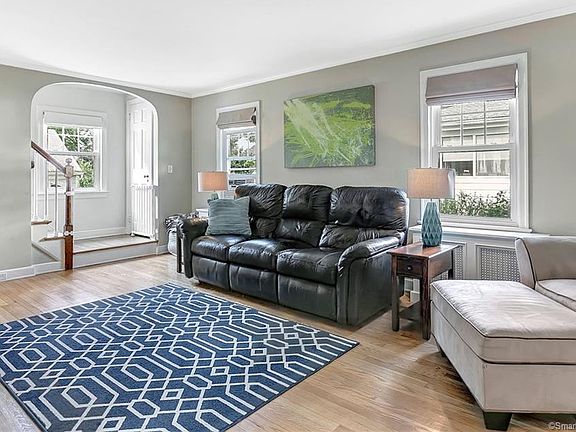 3rd image of 315 Hurd Ave