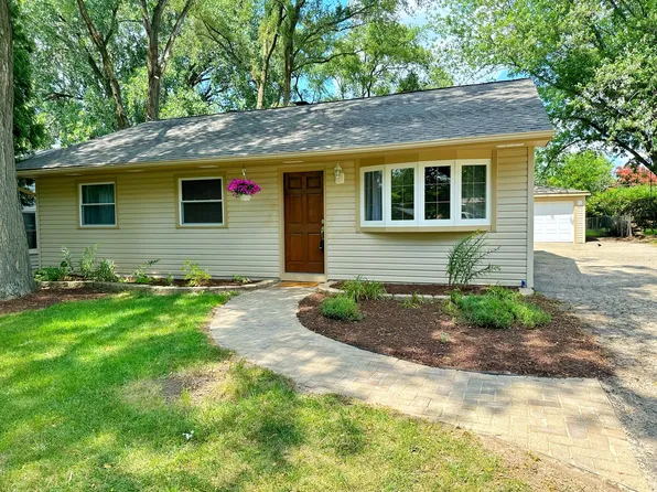 25198 W Carson Dr, Lake Villa, IL 60046
