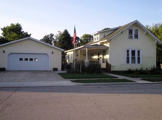 204 W Mulberry St, South Whitley, IN 46787