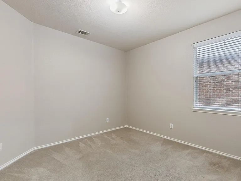 12913 Farmington Dr — Photo 21