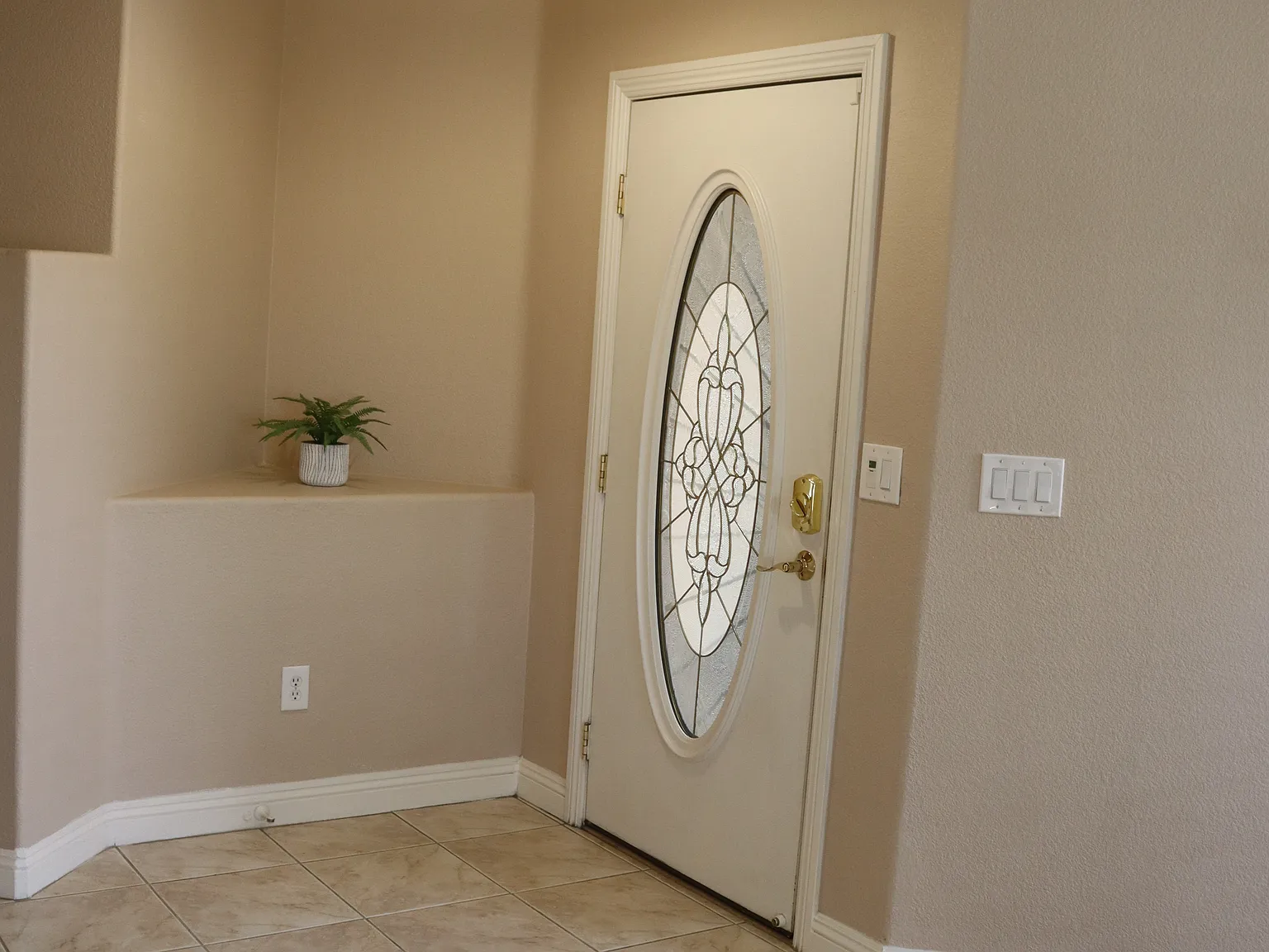 4 bed, 1914 sqft, $2,450 — Photo 4