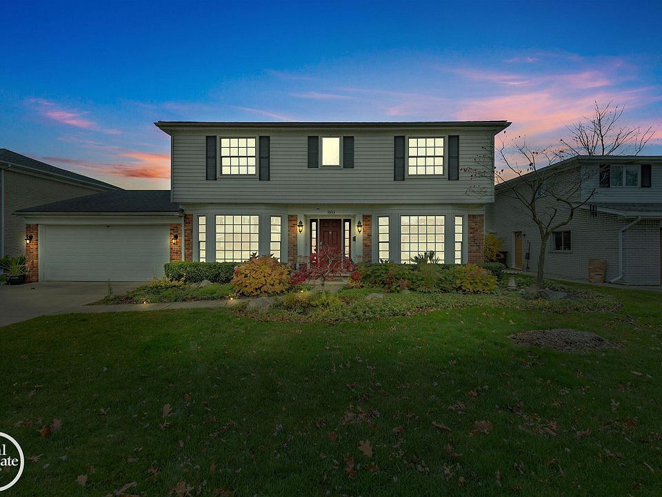 1st image of 869 Moorland Dr