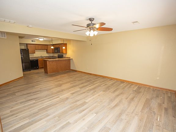 3rd image of 1015 Madison St #H