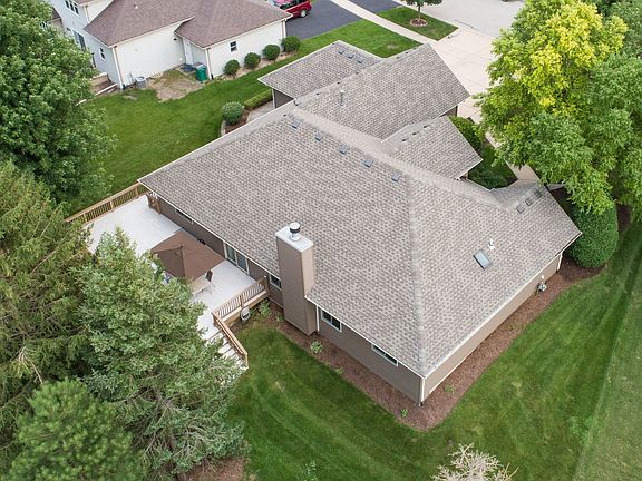 3rd image of 16420 Shawnee Dr
